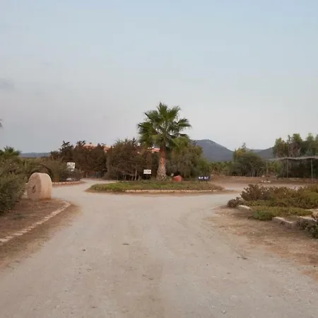 Balci Plaza And Balci Plaza Guest Karpaz Peninsula 4* Selenias